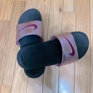 Nike Slides pink maroon and black